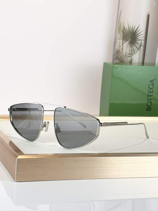 Picture of Bottega Veneta Sunglasses _SKUfw79619865fw